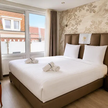 Velocity Boutique Hotel *